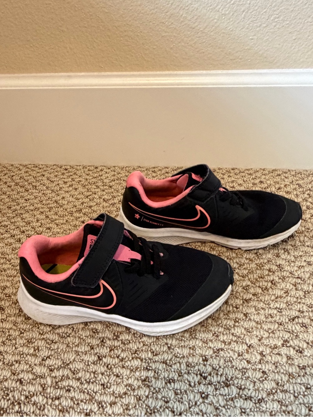 Nike Kids Black and Pink Velcro Athletic Sneakers